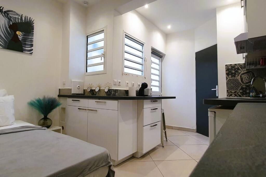 Studio Pour 2 Personnes Proche De L'Hopital Et Du Jardin De L'Etat Saint-Denis Eksteriør billede